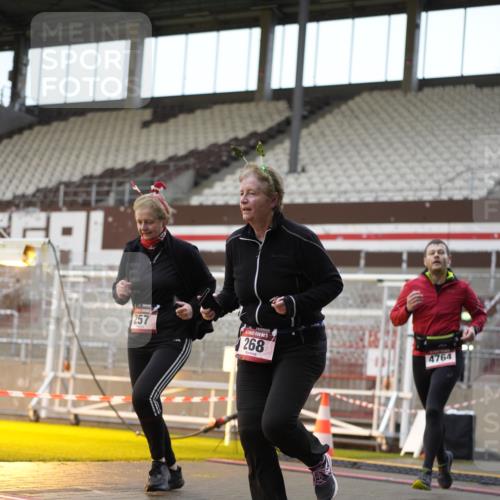 07.12.2025 - St. Pauli X-Mass-Run No. 15 Patografie http://msf.ph/oto/9380436 07.12.2025 10:17:11 Ziel 257, 268, 1762, 3229, 3522, 3874, 3987, 4114, 4764 meine-sportfotos.de