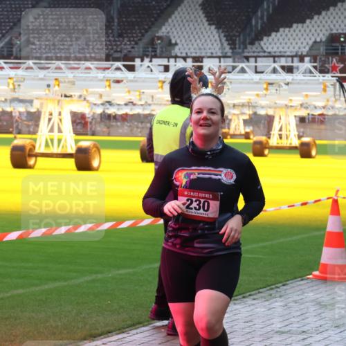07.12.2025 - St. Pauli X-Mass-Run No. 15 Luisa Fischer http://msf.ph/oto/9380454 07.12.2025 10:40:41 Ziel 15, 230, 87, 108, 230, 538, 580, 731, 735, 827, 1604, 1748, 1749, 2169, 2594, 2754, 2916, 3161, 3164, 3244, 3408, 3796, 3797, 4874, 4878 meine-sportfotos.de