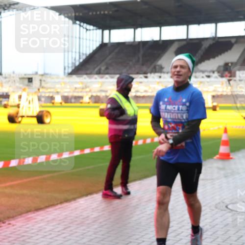 07.12.2025 - St. Pauli X-Mass-Run No. 15 Luisa Fischer http://msf.ph/oto/9380484 07.12.2025 10:40:46 Ziel 87, 32, 87, 108, 230, 284, 406, 538, 580, 731, 735, 827, 1457, 1604, 1748, 1749, 2169, 2594, 2754, 2916, 3161, 3164, 3244, 3407, 3408, 3796, 3797, 4041, 4304, 4874, 4878 meine-sportfotos.de