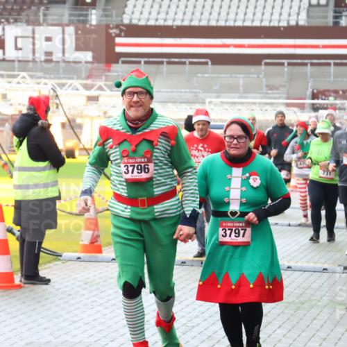 07.12.2025 - St. Pauli X-Mass-Run No. 15 Luisa Fischer http://msf.ph/oto/9380496 07.12.2025 10:40:53 Ziel 15, 3796, 5, 5, 5, 15, 3797, 430, 731, 11, 1, 735, 230, 284, 406, 538, 580, 731, 735, 1457, 2169, 2555, 2559, 2594, 2916, 3161, 3164, 3244, 3407, 3408, 3796, 3797, 4041, 4304, 4874, 4878 meine-sportfotos.de