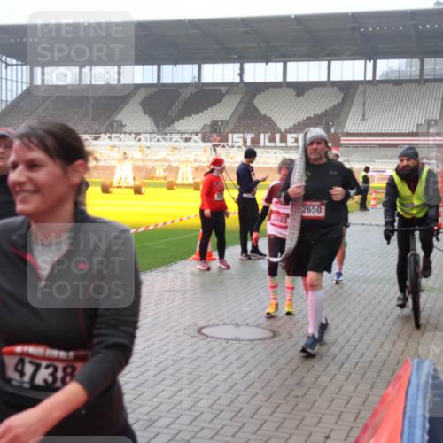 07.12.2025 - St. Pauli X-Mass-Run No. 15 Luisa Fischer http://msf.ph/oto/9380511 07.12.2025 10:08:53 Ziel 4738, 2983, 2650, 707, 789, 947, 1002, 1031, 2247, 2248, 2650, 2691, 2692, 2746, 3212, 3332, 3335, 3495, 3627, 3628, 3671, 3759, 4205, 4232, 4234, 4451, 4623, 4624, 4626, 4734, 4737, 4740 meine-sportfotos.de
