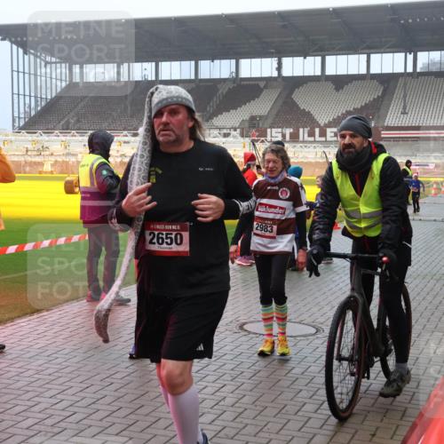07.12.2025 - St. Pauli X-Mass-Run No. 15 Luisa Fischer http://msf.ph/oto/9380526 07.12.2025 10:08:54 Ziel 713, 300, 15, 2650, 2983, 390, 707, 789, 947, 1002, 1031, 2247, 2248, 2521, 2650, 2691, 2692, 2746, 3212, 3332, 3335, 3495, 3627, 3628, 3671, 3759, 4205, 4232, 4234, 4451, 4623, 4624, 4626, 4734, 4737, 4740 meine-sportfotos.de