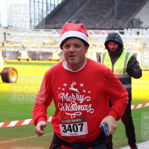 07.12.2025 - St. Pauli X-Mass-Run No. 15 Luisa Fischer http://msf.ph/oto/9380536 07.12.2025 10:41:01 Ziel 15, 3407, 230, 284, 288, 406, 538, 580, 731, 735, 1457, 2169, 2555, 2559, 2594, 2916, 3161, 3164, 3244, 3407, 3408, 3796, 3797, 4041, 4304, 4856, 4871, 4874, 4878 meine-sportfotos.de