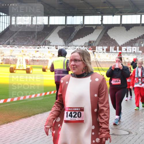 07.12.2025 - St. Pauli X-Mass-Run No. 15 Luisa Fischer http://msf.ph/oto/9380539 07.12.2025 11:14:08 Ziel 15, 1420, 1664, 111, 1111, 274, 375, 425, 475, 585, 708, 1111, 1114, 1338, 1341, 1664, 2125, 2773 meine-sportfotos.de