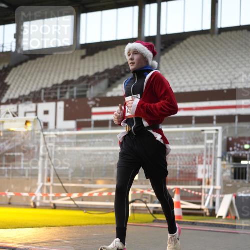 07.12.2025 - St. Pauli X-Mass-Run No. 15 Patografie http://msf.ph/oto/9380540 07.12.2025 10:17:27 Ziel 1161, 1162, 2688, 2725, 2952, 4114, 4127, 4339, 4764 meine-sportfotos.de