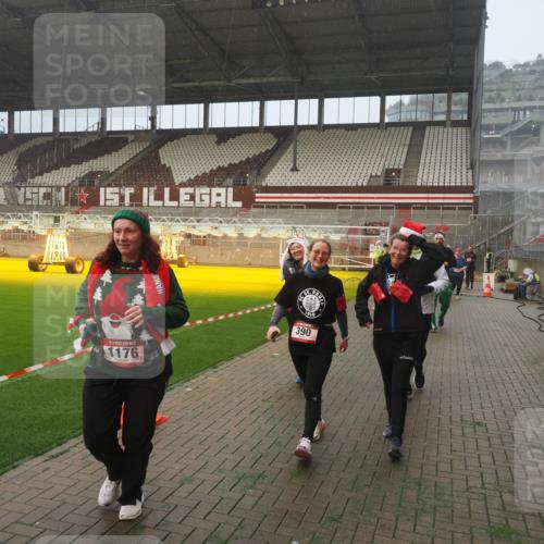 07.12.2025 - St. Pauli X-Mass-Run No. 15 Fabian Wolf http://msf.ph/oto/9380545 07.12.2025 10:08:55 Ziel 19, 390, 707, 786, 789, 947, 1002, 1031, 1176, 1570, 2126, 2521, 3212, 3300, 3332, 3335, 3484, 3671, 3891, 3904, 3907, 4066, 4067, 4068 meine-sportfotos.de