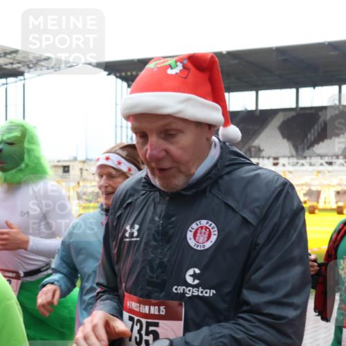 07.12.2025 - St. Pauli X-Mass-Run No. 15 Luisa Fischer http://msf.ph/oto/9380571 07.12.2025 10:41:10 Ziel 8, 1910, 10, 15, 735, 5, 4856, 284, 288, 406, 545, 731, 735, 952, 1457, 2169, 2555, 2559, 2594, 2916, 3161, 3164, 3244, 3264, 3265, 3407, 3408, 3951, 4041, 4304, 4773, 4856, 4871 meine-sportfotos.de