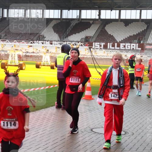 07.12.2025 - St. Pauli X-Mass-Run No. 15 Luisa Fischer http://msf.ph/oto/9380572 07.12.2025 11:14:12 Ziel 5, 1114, 1111, 1423, 1341, 1338, 274, 375, 425, 475, 585, 708, 1111, 1114, 1338, 1341, 1664, 2125, 2773 meine-sportfotos.de