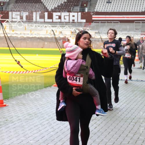 07.12.2025 - St. Pauli X-Mass-Run No. 15 Luisa Fischer http://msf.ph/oto/9380583 07.12.2025 10:41:23 Ziel 15, 4041, 449, 284, 288, 406, 449, 545, 575, 952, 1153, 1457, 2555, 2559, 2594, 2916, 3047, 3244, 3264, 3265, 3407, 3408, 3951, 4041, 4304, 4617, 4773, 4856, 4871 meine-sportfotos.de