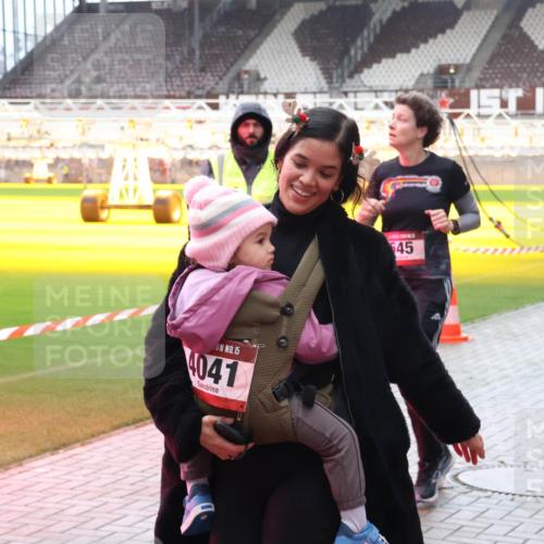 07.12.2025 - St. Pauli X-Mass-Run No. 15 Luisa Fischer http://msf.ph/oto/9380602 07.12.2025 10:41:26 Ziel 15, 4041, 545, 284, 288, 406, 449, 545, 575, 952, 1153, 1457, 2330, 2331, 2555, 2559, 2594, 3047, 3244, 3264, 3265, 3407, 3408, 3951, 4041, 4304, 4617, 4773, 4856, 4871 meine-sportfotos.de