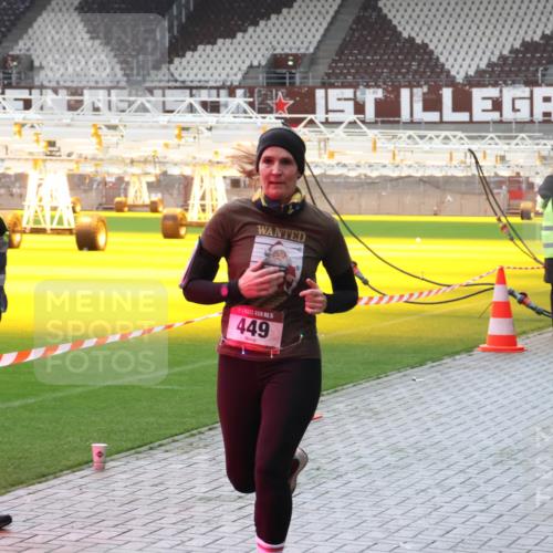 07.12.2025 - St. Pauli X-Mass-Run No. 15 Luisa Fischer http://msf.ph/oto/9380611 07.12.2025 10:41:28 Ziel 449, 284, 288, 406, 449, 545, 575, 952, 1153, 1457, 2330, 2331, 2555, 2559, 3047, 3264, 3265, 3407, 3951, 4041, 4304, 4617, 4773, 4856, 4871 meine-sportfotos.de
