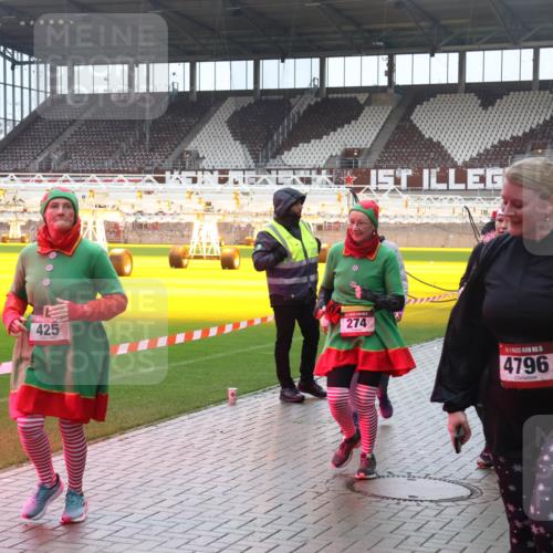 07.12.2025 - St. Pauli X-Mass-Run No. 15 Luisa Fischer http://msf.ph/oto/9380645 07.12.2025 11:14:32 Ziel 425, 274, 15, 4796, 274, 375, 425, 475, 708, 942, 946, 948 meine-sportfotos.de