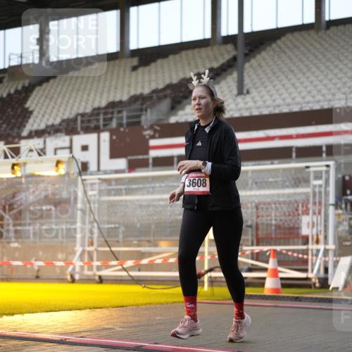 07.12.2025 - St. Pauli X-Mass-Run No. 15 Patografie http://msf.ph/oto/9380653 07.12.2025 10:18:14 Ziel 2049, 3606, 3608 meine-sportfotos.de