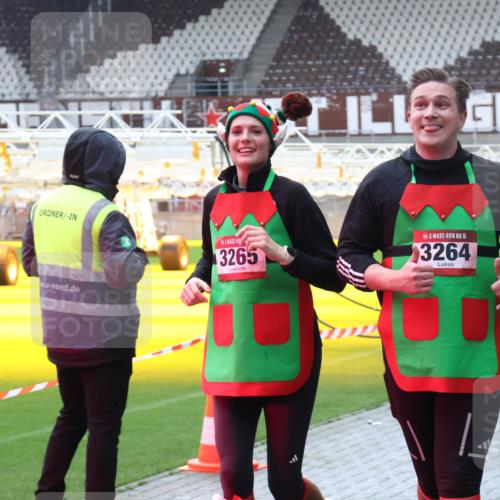 07.12.2025 - St. Pauli X-Mass-Run No. 15 Luisa Fischer http://msf.ph/oto/9380686 07.12.2025 10:41:51 Ziel 3265, 15, 3264, 4773, 141, 259, 279, 322, 449, 545, 575, 952, 1153, 1275, 2288, 2330, 2331, 2507, 2563, 3047, 3264, 3265, 3392, 3951, 4617, 4773 meine-sportfotos.de