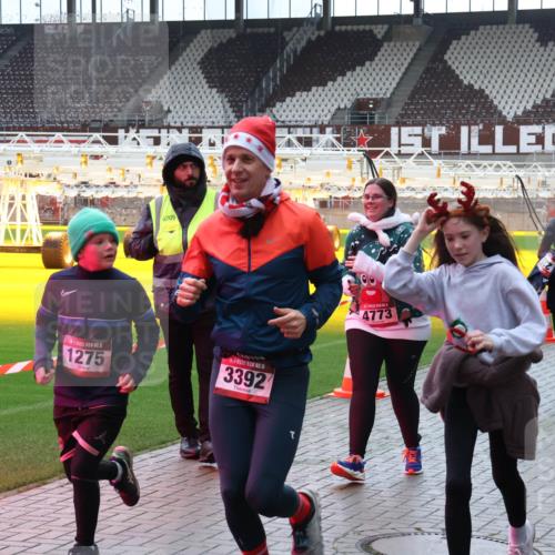 07.12.2025 - St. Pauli X-Mass-Run No. 15 Luisa Fischer http://msf.ph/oto/9380710 07.12.2025 10:41:55 Ziel 6709, 5, 1275, 15, 3392, 4773, 575, 141, 259, 279, 322, 449, 545, 575, 952, 1153, 1275, 2288, 2330, 2331, 2507, 2563, 3047, 3392, 3951, 4617, 4773 meine-sportfotos.de