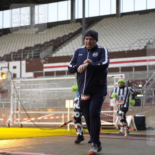 07.12.2025 - St. Pauli X-Mass-Run No. 15 Patografie http://msf.ph/oto/9380728 07.12.2025 10:18:30 Ziel 243, 264, 269, 1607, 1671, 2049, 2631, 2925, 3520, 4540 meine-sportfotos.de