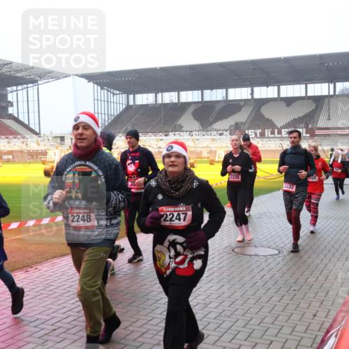 07.12.2025 - St. Pauli X-Mass-Run No. 15 Luisa Fischer http://msf.ph/oto/9380753 07.12.2025 10:09:17 Ziel 352, 2248, 35, 2247, 89, 3335, 3332, 19, 390, 707, 786, 789, 947, 1002, 1031, 1176, 1461, 1465, 1570, 1575, 1576, 2126, 2247, 2248, 2521, 2650, 3212, 3300, 3332, 3335, 3484, 3495, 3671, 3759, 3891, 3904, 3907, 4066, 4067, 4068, 4113, 4205, 4232, 4234, 4451, 4666 meine-sportfotos.de