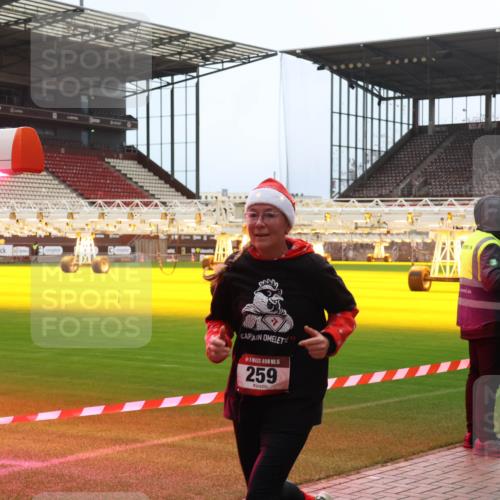 07.12.2025 - St. Pauli X-Mass-Run No. 15 Luisa Fischer http://msf.ph/oto/9380757 07.12.2025 10:42:04 Ziel 5, 259, 141, 259, 279, 322, 575, 1153, 1266, 1275, 2288, 2330, 2331, 2507, 2563, 2829, 2831, 3047, 3392, 4617 meine-sportfotos.de