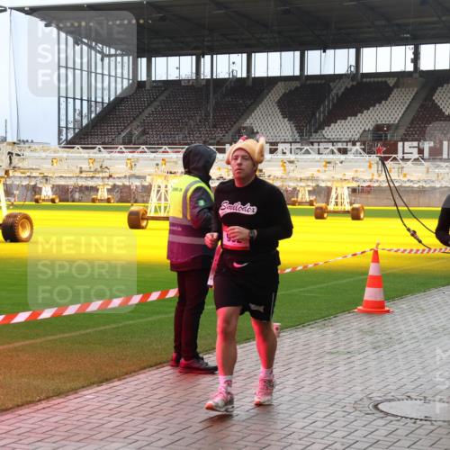 07.12.2025 - St. Pauli X-Mass-Run No. 15 Luisa Fischer http://msf.ph/oto/9380764 07.12.2025 10:42:06 Ziel 2563, 2507, 141, 259, 279, 322, 575, 1266, 1275, 1675, 2288, 2330, 2331, 2507, 2563, 2829, 2831, 3047, 3392 meine-sportfotos.de