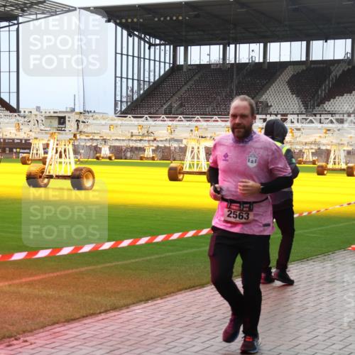 07.12.2025 - St. Pauli X-Mass-Run No. 15 Luisa Fischer http://msf.ph/oto/9380788 07.12.2025 10:42:10 Ziel 101, 2563, 141, 259, 279, 322, 968, 1266, 1275, 1674, 1675, 1676, 2288, 2330, 2331, 2507, 2563, 2829, 2831, 3392 meine-sportfotos.de