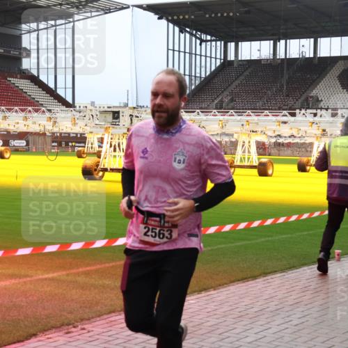 07.12.2025 - St. Pauli X-Mass-Run No. 15 Luisa Fischer http://msf.ph/oto/9380792 07.12.2025 10:42:10 Ziel 2563, 141, 259, 279, 322, 968, 1266, 1275, 1674, 1675, 1676, 2288, 2330, 2331, 2507, 2563, 2829, 2831, 3392 meine-sportfotos.de