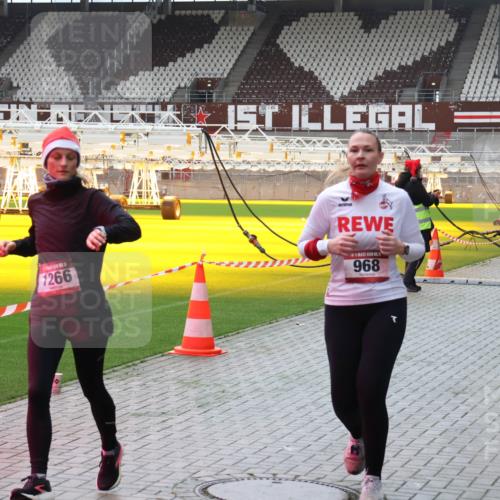 07.12.2025 - St. Pauli X-Mass-Run No. 15 Luisa Fischer http://msf.ph/oto/9380827 07.12.2025 10:42:38 Ziel 1266, 968, 116, 141, 322, 563, 968, 1266, 1272, 1358, 1438, 1674, 1675, 1676, 2012, 2013, 2157, 2261, 2563, 2722, 2829, 2831, 2931, 3042, 3399, 4045, 4046, 4441, 4622 meine-sportfotos.de