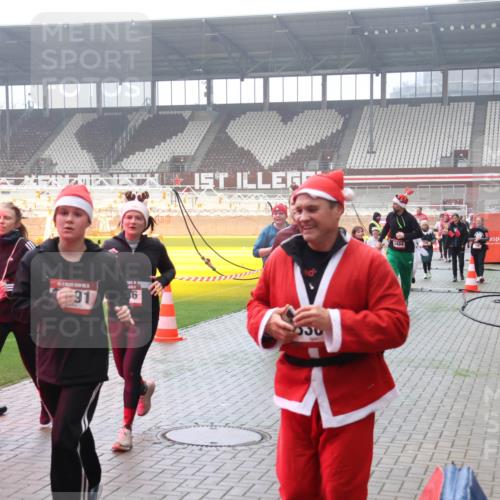 07.12.2025 - St. Pauli X-Mass-Run No. 15 Luisa Fischer http://msf.ph/oto/9380828 07.12.2025 10:09:28 Ziel 91, 16, 1, 19, 390, 707, 786, 789, 881, 896, 899, 947, 960, 1002, 1031, 1176, 1461, 1465, 1570, 1575, 1576, 2126, 2247, 2248, 2521, 3212, 3300, 3332, 3335, 3484, 3493, 3495, 3671, 3759, 3891, 3904, 3907, 4066, 4067, 4068, 4113, 4205, 4232, 4234, 4451, 4666 meine-sportfotos.de