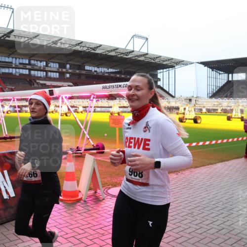07.12.2025 - St. Pauli X-Mass-Run No. 15 Luisa Fischer http://msf.ph/oto/9380845 07.12.2025 10:42:41 Ziel 66, 908, 116, 563, 968, 1266, 1272, 1358, 1434, 1438, 1674, 1675, 1676, 2012, 2013, 2157, 2261, 2621, 2622, 2722, 2829, 2831, 2931, 3042, 3399, 4045, 4046, 4441, 4622 meine-sportfotos.de