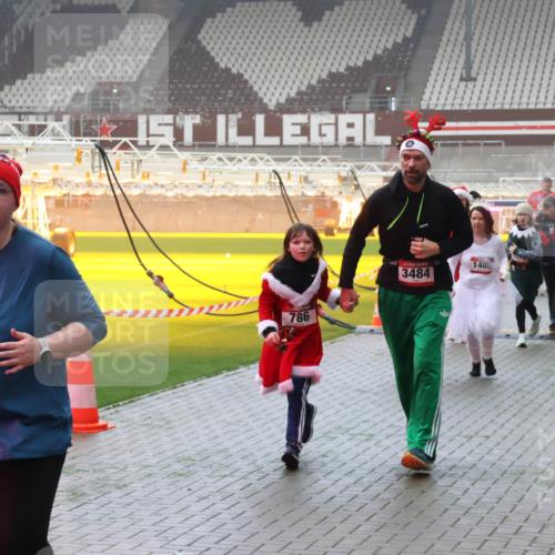 07.12.2025 - St. Pauli X-Mass-Run No. 15 Luisa Fischer http://msf.ph/oto/9380848 07.12.2025 10:09:30 Ziel 19, 786, 3484, 1465, 19, 390, 707, 786, 789, 881, 896, 899, 947, 960, 1002, 1031, 1176, 1461, 1465, 1570, 1575, 1576, 2126, 2521, 3212, 3300, 3332, 3335, 3484, 3493, 3495, 3671, 3756, 3759, 3891, 3904, 3907, 4066, 4067, 4068, 4113, 4205, 4232, 4234, 4451, 4666 meine-sportfotos.de