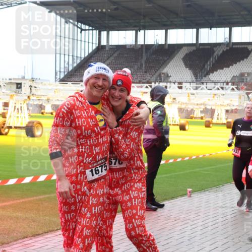 07.12.2025 - St. Pauli X-Mass-Run No. 15 Luisa Fischer http://msf.ph/oto/9380854 07.12.2025 10:42:50 Ziel 40, 60, 10, 0, 1675, 6760, 140, 0, 931, 15, 299, 116, 519, 563, 625, 968, 1272, 1358, 1434, 1438, 1674, 1675, 1676, 2012, 2013, 2061, 2155, 2157, 2261, 2621, 2622, 2722, 2931, 3042, 3399, 4045, 4046, 4394, 4441, 4594, 4622 meine-sportfotos.de