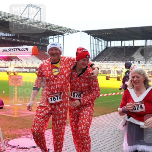 07.12.2025 - St. Pauli X-Mass-Run No. 15 Luisa Fischer http://msf.ph/oto/9380864 07.12.2025 10:42:51 Ziel 30, 10, 15, 1675, 15, 1676, 110, 19, 10, 399, 15, 674, 116, 519, 563, 625, 968, 1272, 1358, 1434, 1438, 1674, 1675, 1676, 2012, 2013, 2061, 2155, 2157, 2261, 2621, 2622, 2722, 2931, 3042, 3399, 4045, 4046, 4394, 4441, 4594, 4622 meine-sportfotos.de