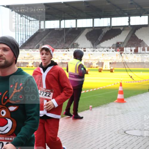 07.12.2025 - St. Pauli X-Mass-Run No. 15 Luisa Fischer http://msf.ph/oto/9380873 07.12.2025 10:42:56 Ziel 15, 30, 2722, 116, 519, 563, 598, 604, 625, 968, 1272, 1358, 1434, 1438, 1674, 1758, 2012, 2013, 2061, 2155, 2157, 2261, 2621, 2622, 2722, 2931, 3042, 3399, 4045, 4046, 4394, 4441, 4594, 4622, 4857 meine-sportfotos.de