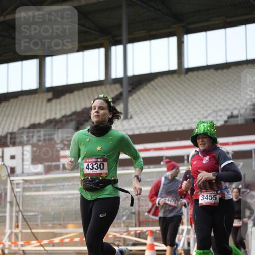 07.12.2025 - St. Pauli X-Mass-Run No. 15 Patografie http://msf.ph/oto/9380877 07.12.2025 10:18:58 Ziel 2152, 3455, 3724, 3975, 3976, 4330, 4331, 4436, 4437, 4438, 4473, 4475, 4498 meine-sportfotos.de