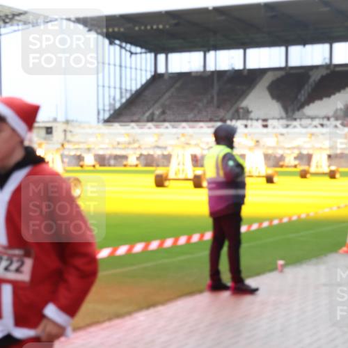 07.12.2025 - St. Pauli X-Mass-Run No. 15 Luisa Fischer http://msf.ph/oto/9380880 07.12.2025 10:42:57 Ziel 2722, 116, 519, 563, 598, 604, 625, 968, 1272, 1358, 1434, 1438, 1758, 2012, 2013, 2061, 2155, 2157, 2261, 2621, 2622, 2722, 2931, 3042, 3399, 4045, 4046, 4394, 4441, 4594, 4622, 4857 meine-sportfotos.de