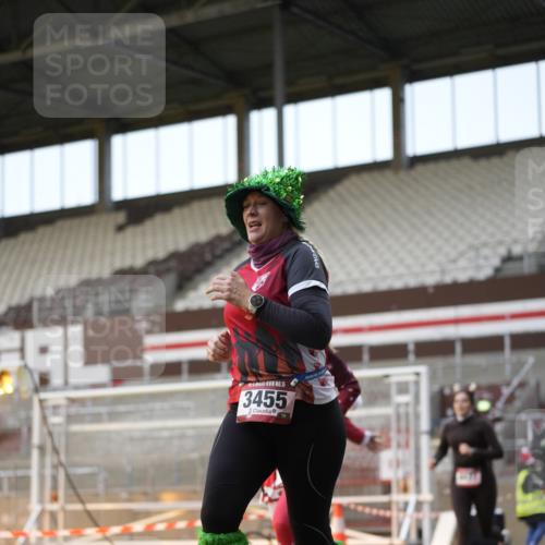 07.12.2025 - St. Pauli X-Mass-Run No. 15 Patografie http://msf.ph/oto/9380890 07.12.2025 10:18:58 Ziel 2152, 3455, 3724, 3975, 3976, 4330, 4331, 4436, 4437, 4438, 4473, 4475, 4498 meine-sportfotos.de