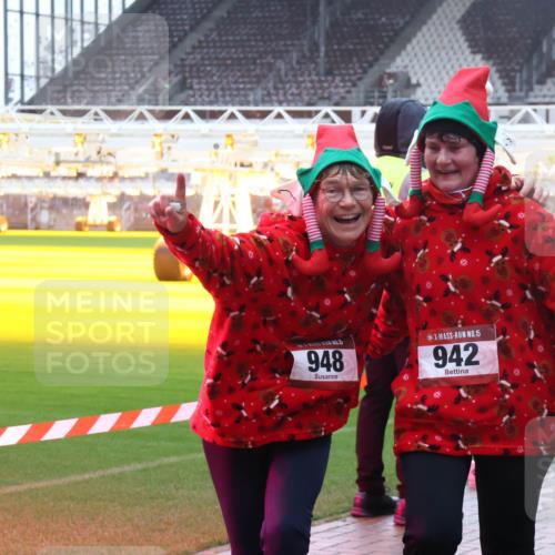 07.12.2025 - St. Pauli X-Mass-Run No. 15 Luisa Fischer http://msf.ph/oto/9380899 07.12.2025 11:15:22 Ziel 5, 948, 15, 942, 313, 525, 922, 1623, 1627, 1662, 1776, 1778, 1798, 1804, 1805, 1806, 1807, 2040, 2211, 3133, 4010 meine-sportfotos.de