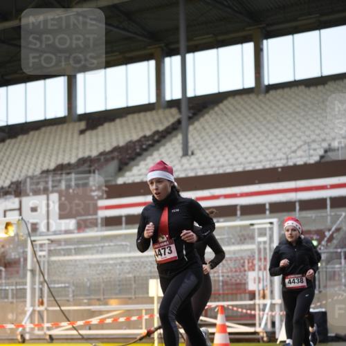 07.12.2025 - St. Pauli X-Mass-Run No. 15 Patografie http://msf.ph/oto/9380903 07.12.2025 10:19:00 Ziel 3455, 3724, 3975, 3976, 4330, 4331, 4436, 4437, 4438, 4473, 4475, 4498 meine-sportfotos.de
