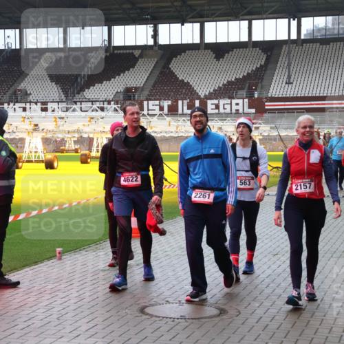 07.12.2025 - St. Pauli X-Mass-Run No. 15 Luisa Fischer http://msf.ph/oto/9380911 07.12.2025 10:43:03 Ziel 4622, 2261, 563, 2157, 262, 143, 4594, 116, 519, 563, 598, 604, 625, 1272, 1358, 1434, 1438, 1758, 2012, 2013, 2061, 2155, 2157, 2261, 2621, 2622, 2722, 2931, 3042, 3399, 4045, 4046, 4394, 4441, 4594, 4622, 4857 meine-sportfotos.de