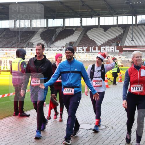 07.12.2025 - St. Pauli X-Mass-Run No. 15 Luisa Fischer http://msf.ph/oto/9380923 07.12.2025 10:43:05 Ziel 4622, 35, 3, 2261, 563, 5, 2157, 116, 296, 519, 563, 598, 604, 625, 1272, 1358, 1434, 1438, 1758, 2012, 2013, 2061, 2155, 2157, 2261, 2336, 2337, 2621, 2622, 2722, 2931, 3042, 3399, 4045, 4046, 4161, 4394, 4441, 4594, 4622, 4857 meine-sportfotos.de