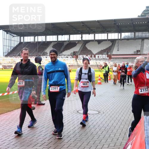 07.12.2025 - St. Pauli X-Mass-Run No. 15 Luisa Fischer http://msf.ph/oto/9380929 07.12.2025 10:43:06 Ziel 15, 4622, 2261, 563, 4594, 2157, 116, 296, 519, 563, 598, 604, 625, 1272, 1358, 1434, 1438, 1758, 2012, 2013, 2061, 2155, 2157, 2261, 2336, 2337, 2621, 2622, 2722, 2931, 3042, 3399, 4161, 4394, 4441, 4594, 4622, 4857 meine-sportfotos.de