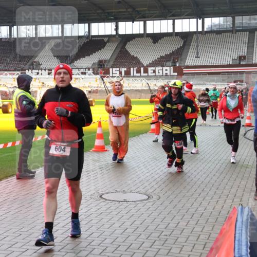 07.12.2025 - St. Pauli X-Mass-Run No. 15 Luisa Fischer http://msf.ph/oto/9380933 07.12.2025 10:43:11 Ziel 604, 598, 116, 296, 519, 563, 598, 604, 625, 1272, 1358, 1434, 1438, 1758, 2012, 2013, 2061, 2155, 2157, 2336, 2337, 2621, 2622, 2722, 2802, 2901, 2931, 3381, 3399, 4161, 4394, 4594, 4621, 4857 meine-sportfotos.de