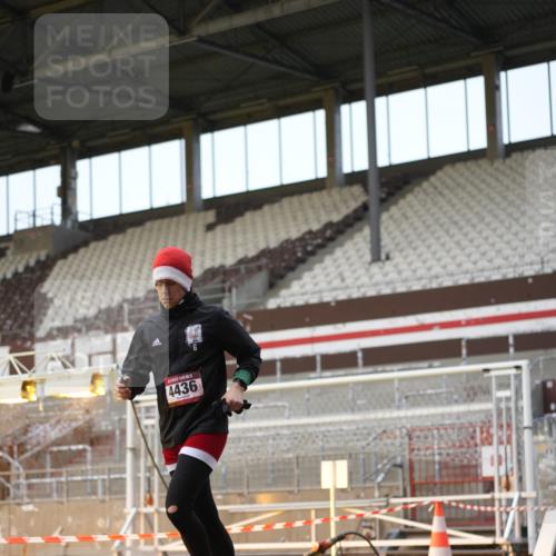 07.12.2025 - St. Pauli X-Mass-Run No. 15 Patografie http://msf.ph/oto/9380934 07.12.2025 10:19:01 Ziel 3455, 3724, 3975, 3976, 4330, 4331, 4436, 4437, 4438, 4473, 4475, 4498 meine-sportfotos.de
