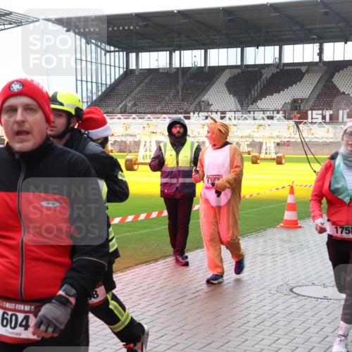 07.12.2025 - St. Pauli X-Mass-Run No. 15 Luisa Fischer http://msf.ph/oto/9380950 07.12.2025 10:43:13 Ziel 15, 604, 44, 135, 1758, 116, 296, 519, 563, 598, 604, 625, 1272, 1358, 1434, 1438, 1758, 2012, 2013, 2061, 2155, 2157, 2336, 2337, 2621, 2622, 2722, 2802, 2901, 2931, 3381, 3399, 4161, 4394, 4594, 4621, 4857 meine-sportfotos.de