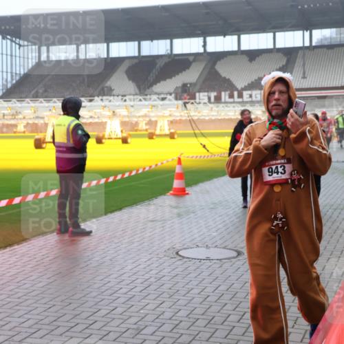 07.12.2025 - St. Pauli X-Mass-Run No. 15 Luisa Fischer http://msf.ph/oto/9380965 07.12.2025 10:09:39 Ziel 5, 943, 19, 390, 786, 789, 800, 881, 896, 899, 947, 960, 1002, 1031, 1176, 1243, 1248, 1461, 1465, 1570, 1575, 1576, 1718, 2126, 2521, 3300, 3332, 3335, 3484, 3493, 3756, 3891, 3904, 3907, 4066, 4067, 4068, 4113, 4666 meine-sportfotos.de