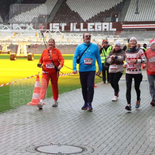 07.12.2025 - St. Pauli X-Mass-Run No. 15 Luisa Fischer http://msf.ph/oto/9380976 07.12.2025 10:43:18 Ziel 2621, 2155, 2622, 4394, 519, 201, 296, 519, 563, 598, 604, 625, 1272, 1301, 1358, 1434, 1758, 1814, 1936, 2012, 2013, 2052, 2053, 2061, 2155, 2157, 2336, 2337, 2621, 2622, 2722, 2802, 2901, 2931, 3381, 4161, 4394, 4594, 4621, 4857 meine-sportfotos.de