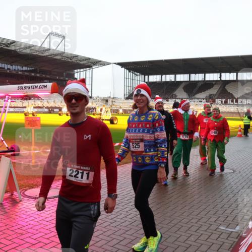 07.12.2025 - St. Pauli X-Mass-Run No. 15 Luisa Fischer http://msf.ph/oto/9380980 07.12.2025 11:15:38 Ziel 525, 15, 2211, 4, 1776, 17, 2040, 313, 391, 922, 1218, 1282, 1623, 1627, 1662, 3133 meine-sportfotos.de