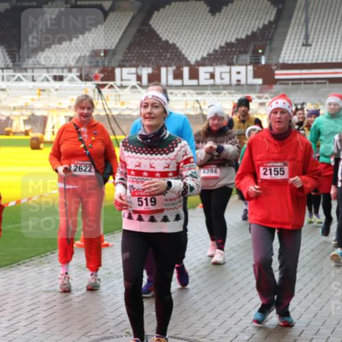07.12.2025 - St. Pauli X-Mass-Run No. 15 Luisa Fischer http://msf.ph/oto/9380989 07.12.2025 10:43:20 Ziel 2622, 519, 2013, 4394, 2155, 296, 519, 563, 598, 604, 625, 1272, 1301, 1358, 1434, 1758, 1814, 1936, 2012, 2013, 2052, 2053, 2061, 2155, 2336, 2337, 2621, 2622, 2722, 2761, 2762, 2802, 2901, 3381, 4161, 4394, 4594, 4621, 4857 meine-sportfotos.de