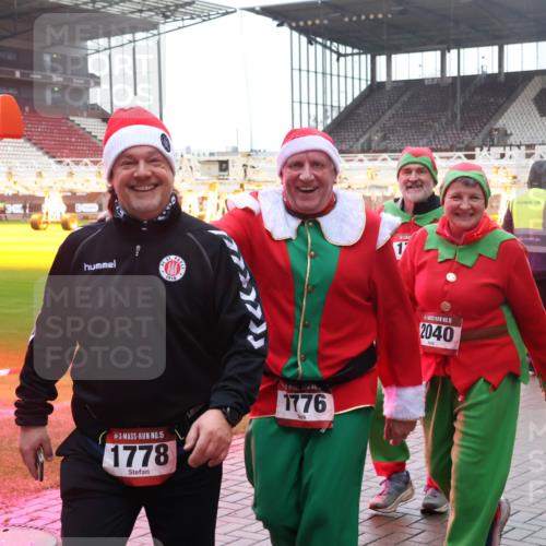 07.12.2025 - St. Pauli X-Mass-Run No. 15 Luisa Fischer http://msf.ph/oto/9380992 07.12.2025 11:15:41 Ziel 1910, 15, 1778, 1776, 1, 15, 2040, 313, 391, 1218, 1282, 1623, 1627, 1662, 3133 meine-sportfotos.de