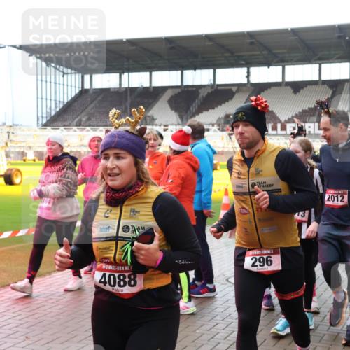 07.12.2025 - St. Pauli X-Mass-Run No. 15 Luisa Fischer http://msf.ph/oto/9381018 07.12.2025 10:43:26 Ziel 394, 2012, 1, 4088, 15, 296, 2899, 296, 519, 598, 604, 625, 1053, 1301, 1358, 1434, 1616, 1758, 1814, 1936, 2012, 2052, 2053, 2061, 2155, 2336, 2337, 2621, 2622, 2724, 2726, 2761, 2762, 2802, 2901, 3381, 4161, 4394, 4594, 4621, 4857 meine-sportfotos.de