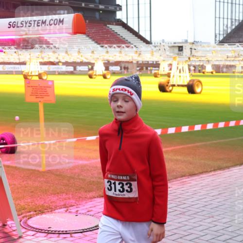 07.12.2025 - St. Pauli X-Mass-Run No. 15 Luisa Fischer http://msf.ph/oto/9381027 07.12.2025 11:15:45 Ziel 15, 3133, 313, 391, 1218, 1282, 1623, 1627, 1662, 3133 meine-sportfotos.de